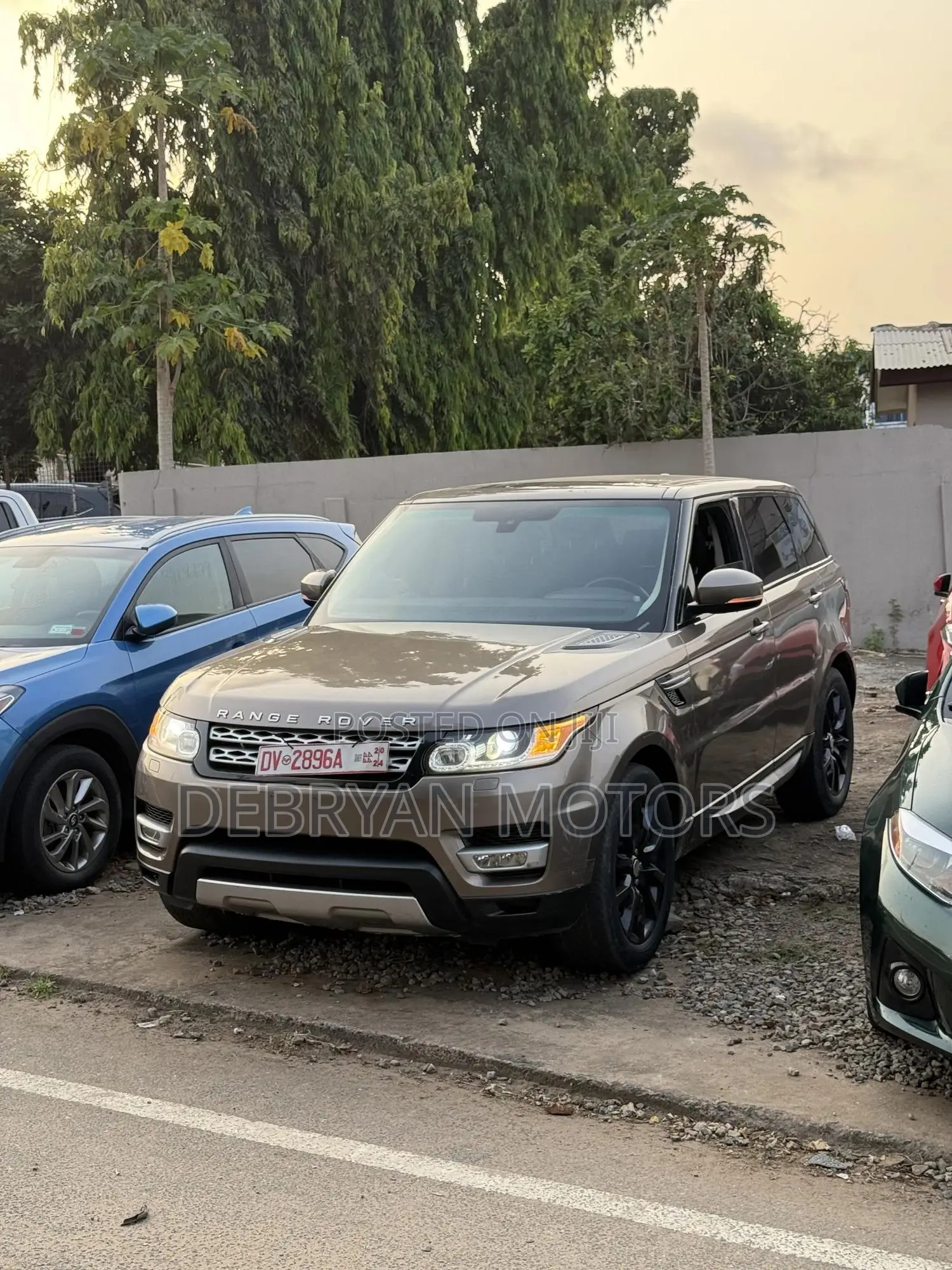 Land Rover Range Rover Sport HSE 4dr SUV 4WD (3.0L 6cyl S/C 8A) 2015
