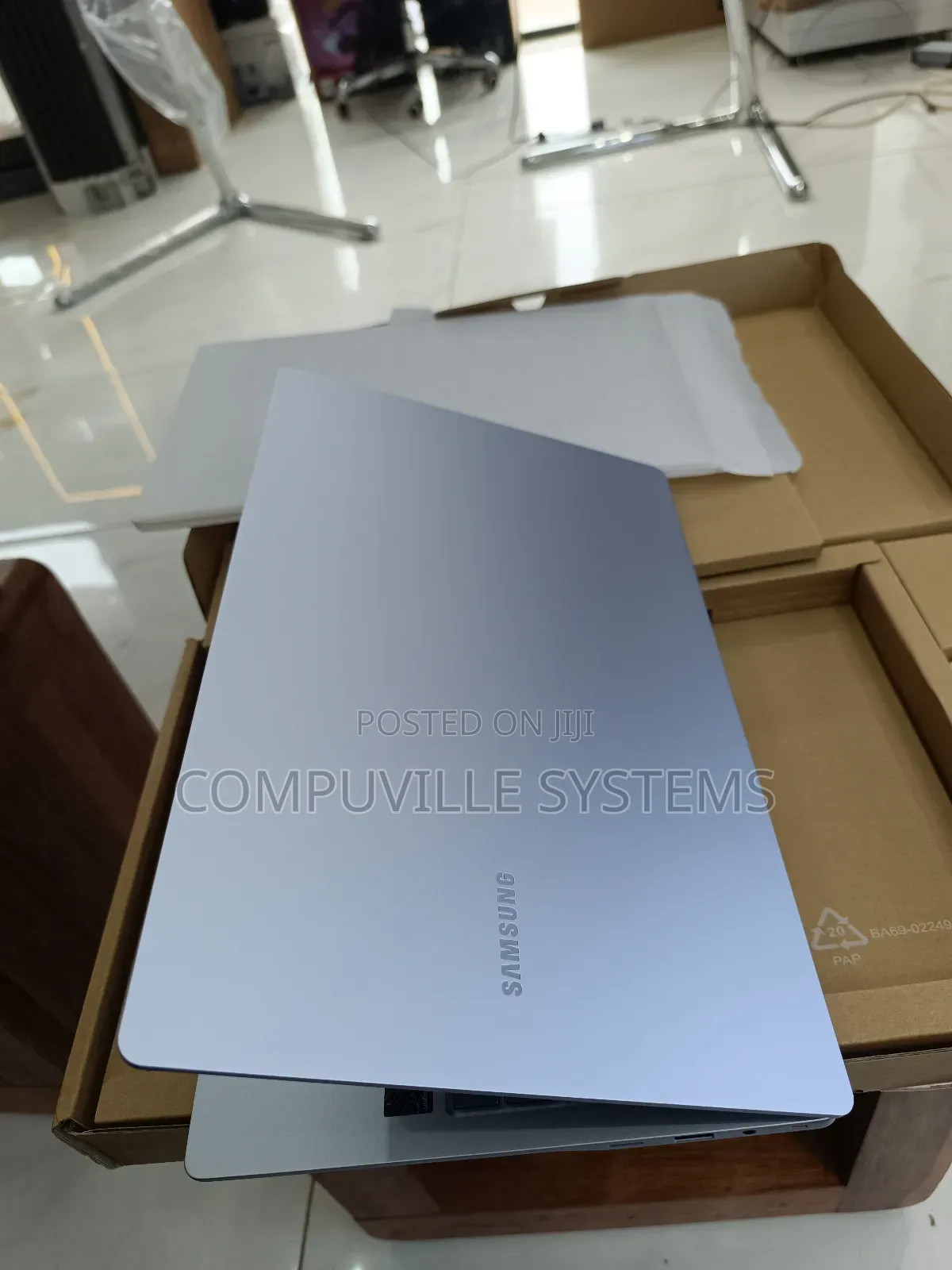 New Laptop Samsung 16GB SSD 512GB