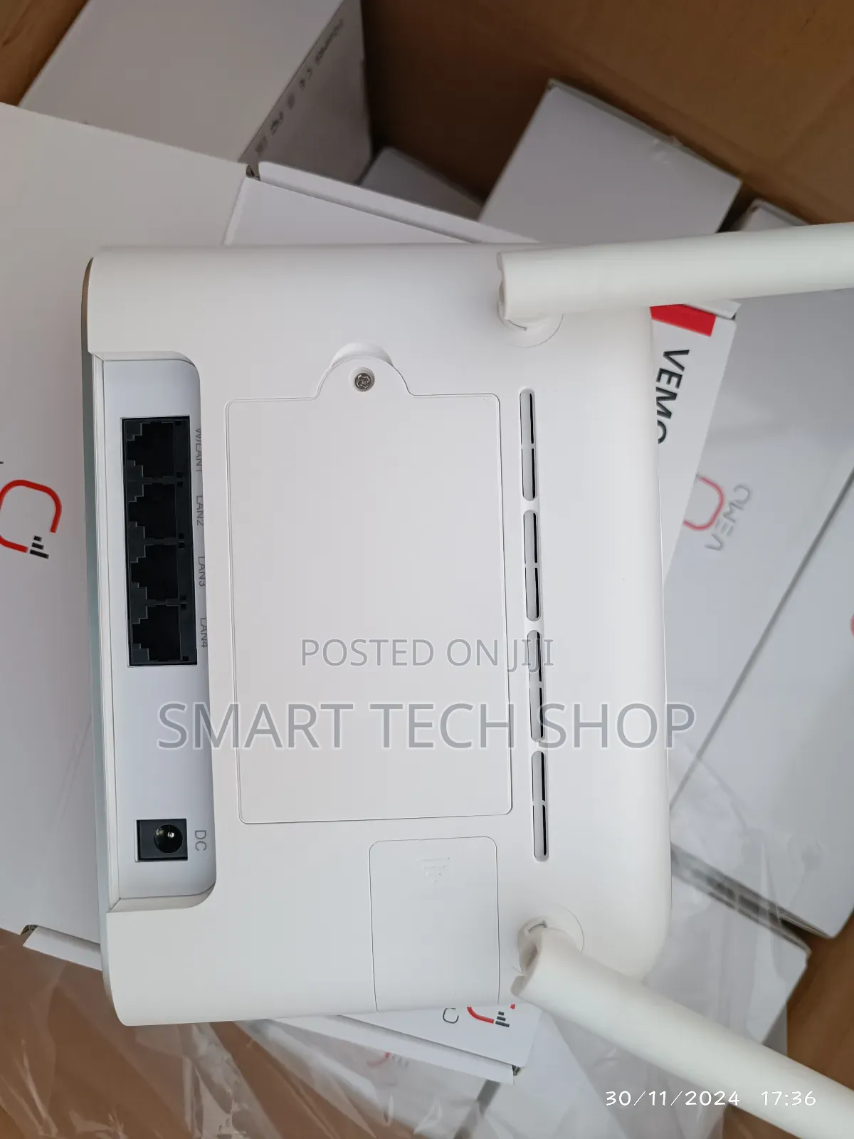 VEMO 4G Universal 4G Router, 32 Users, 20hr Batt, 300mbs