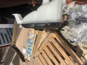 Mercedes Benz 205 C300 Reservoir Tank
