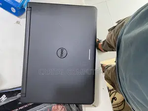 Laptop Dell Latitude 3350 4GB Intel Celeron HDD 500GB