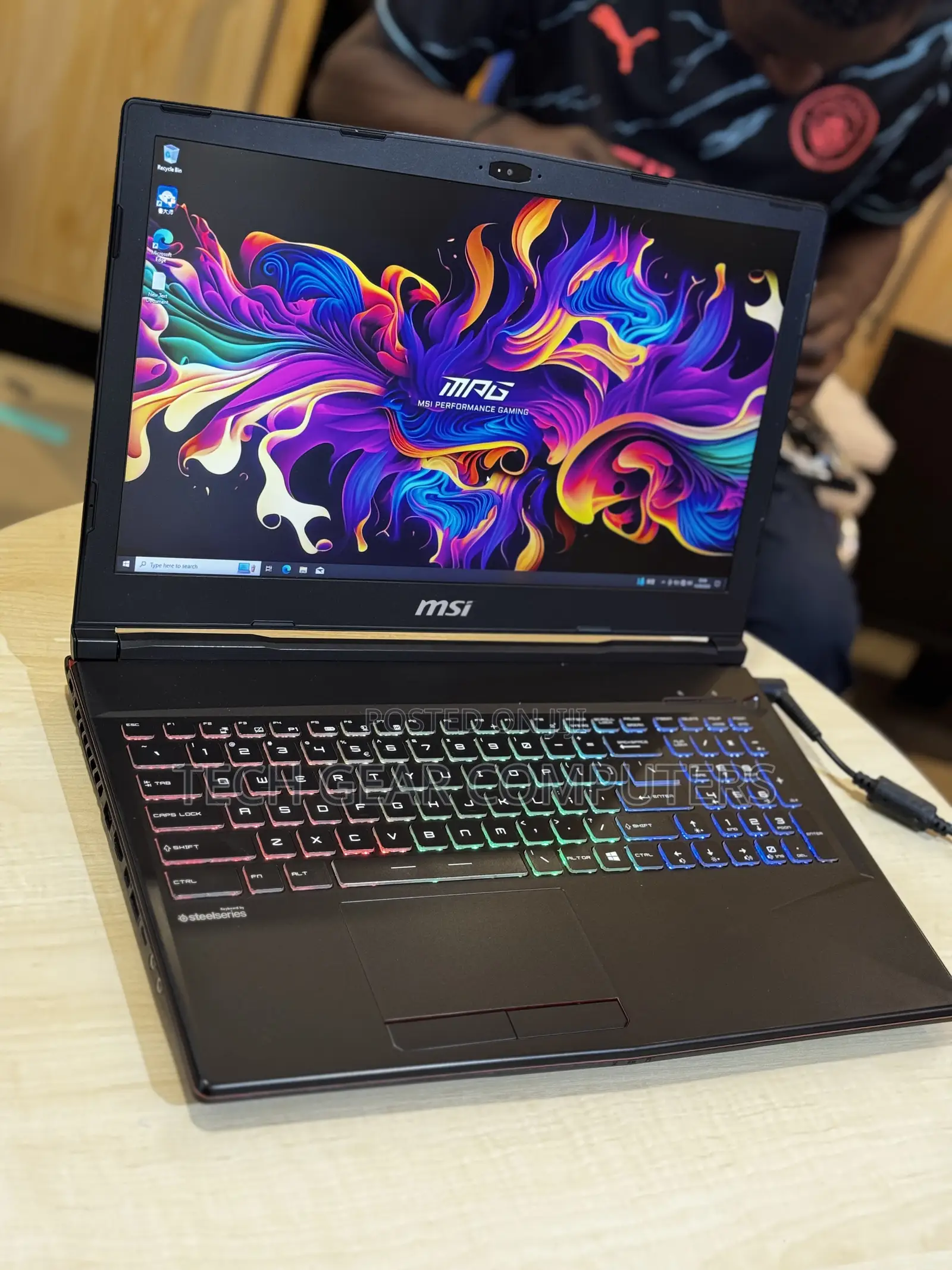Laptop MSI GP63 Leopard 8RE 16GB Intel Core i7 HDD+SSD 750GB