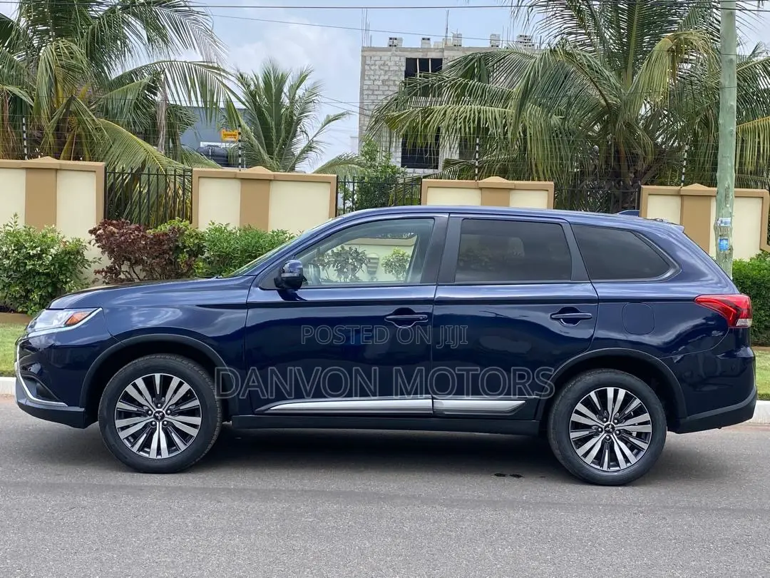 Mitsubishi Outlander 2019 Blue