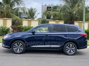 Mitsubishi Outlander 2019 Blue