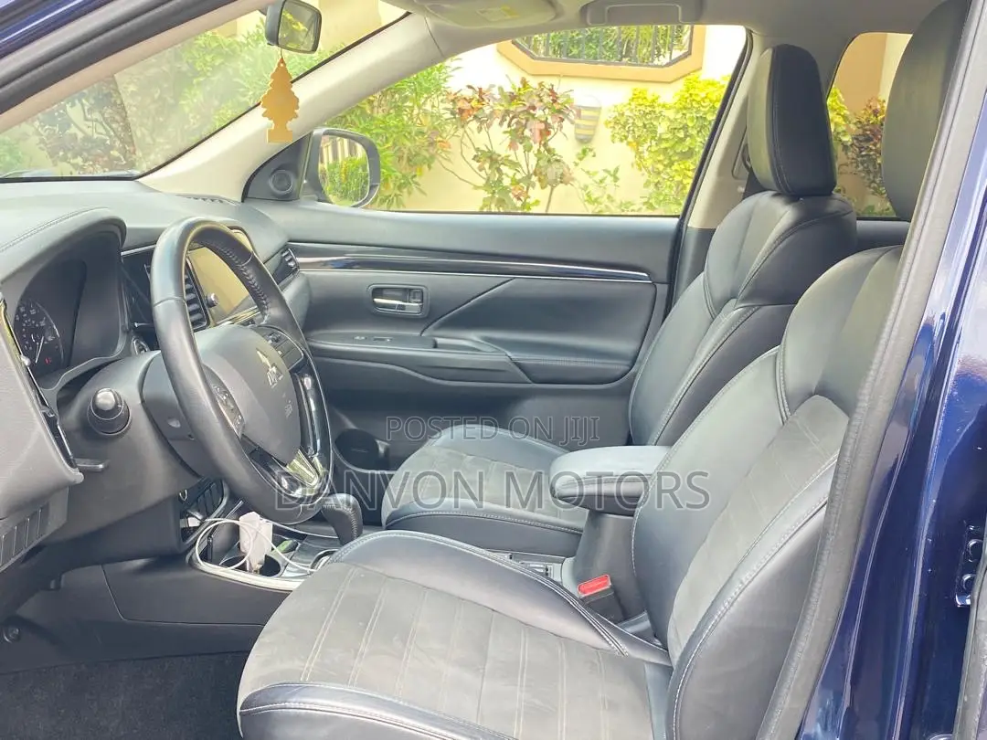 Mitsubishi Outlander 2019 Blue