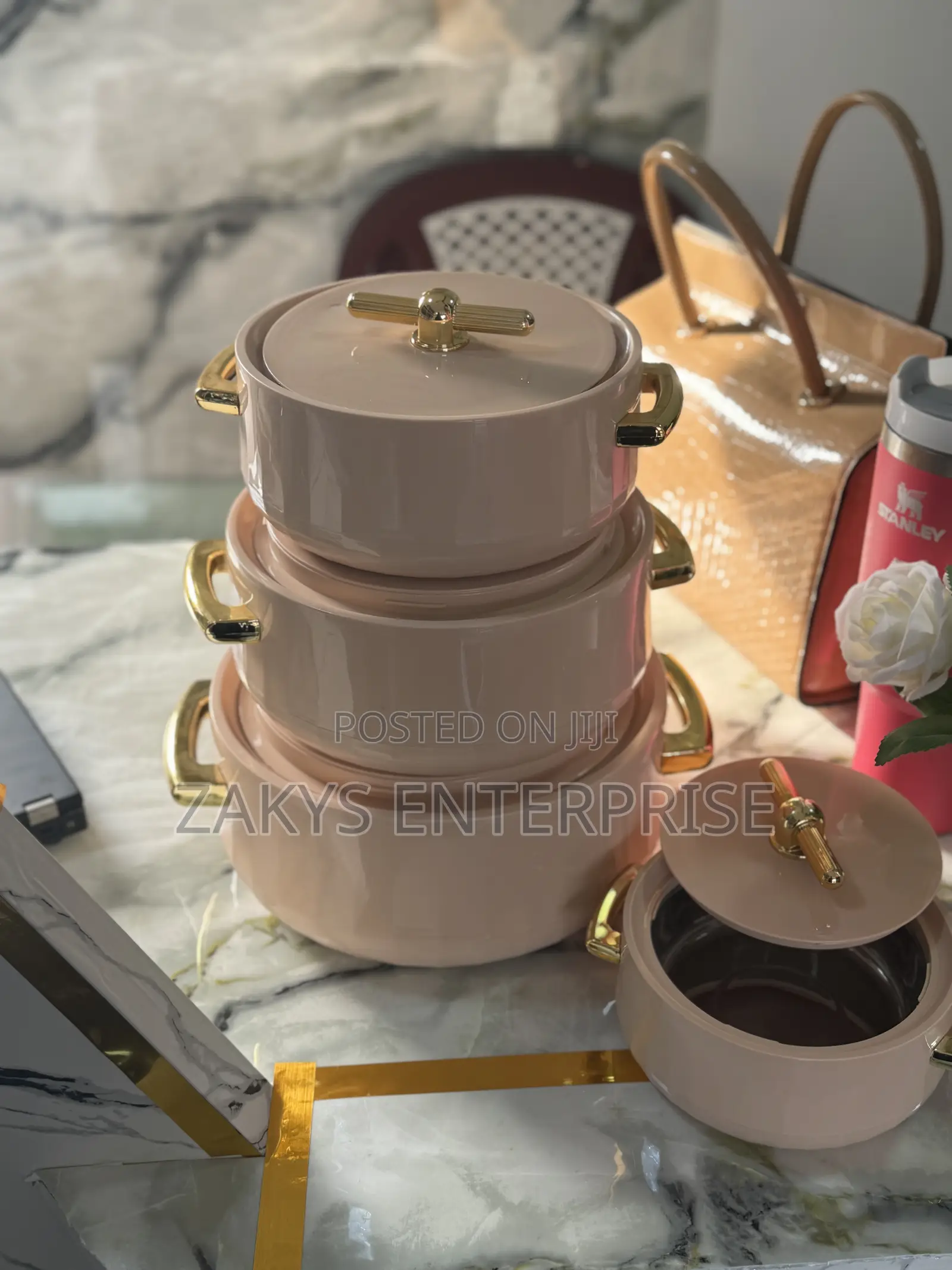 Stylish Insulated Food Warmer 107