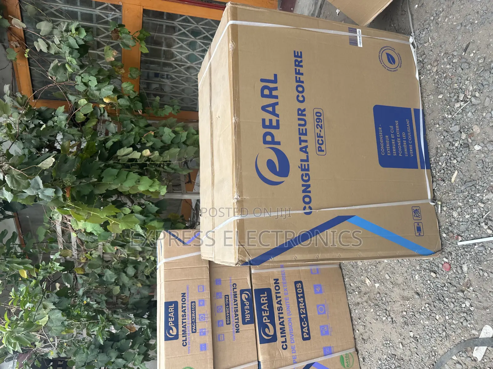 High Quality Sleek Chest Freezer 251L Pearl PCF-290