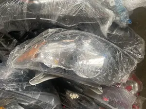 Pontiac Vibe 2005,2006,2007,2008 Headlight