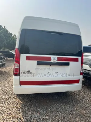 Toyota HiAce 2019 White