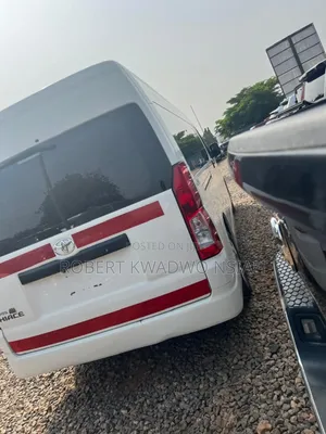 Toyota HiAce 2019 White