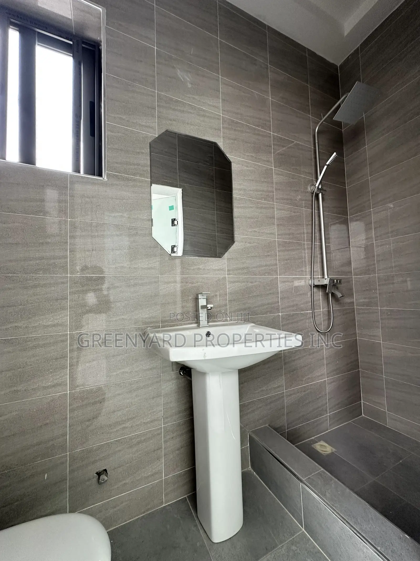 3bdrm House in Botwe for sale