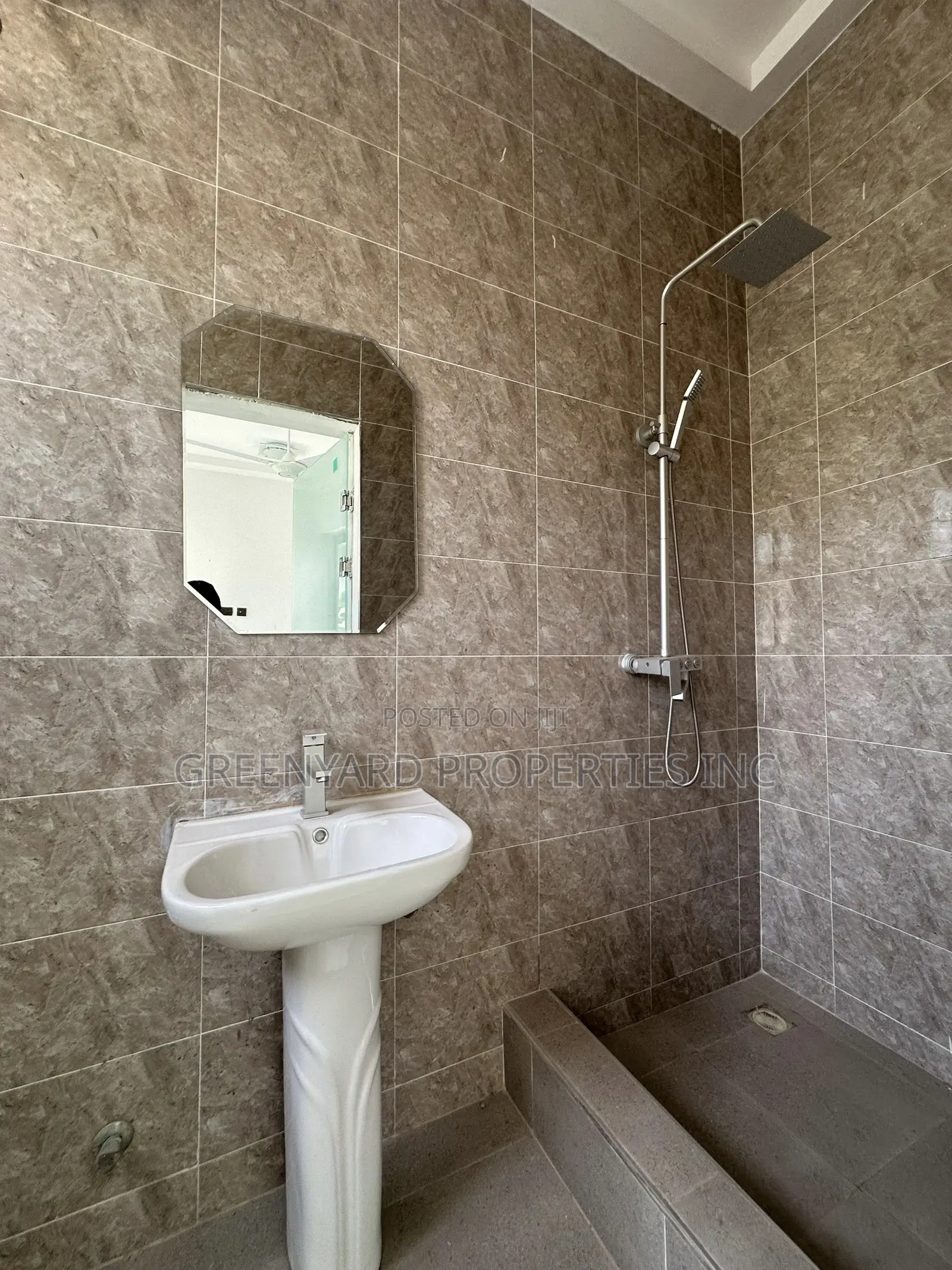 3bdrm House in Botwe for sale