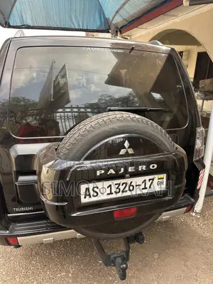 Mitsubishi Pajero V80 3.2 DI-D 2017 Black