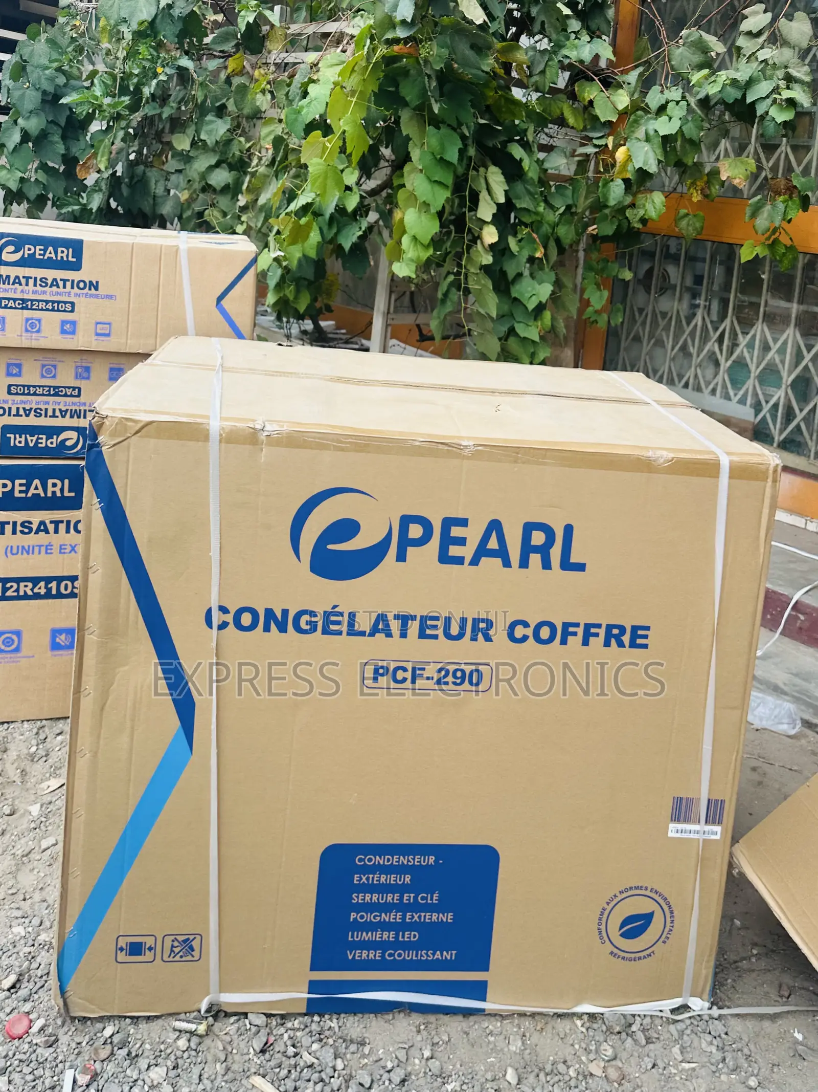 Fast Cooling Chest Freezer 251L Pearl PVC-290