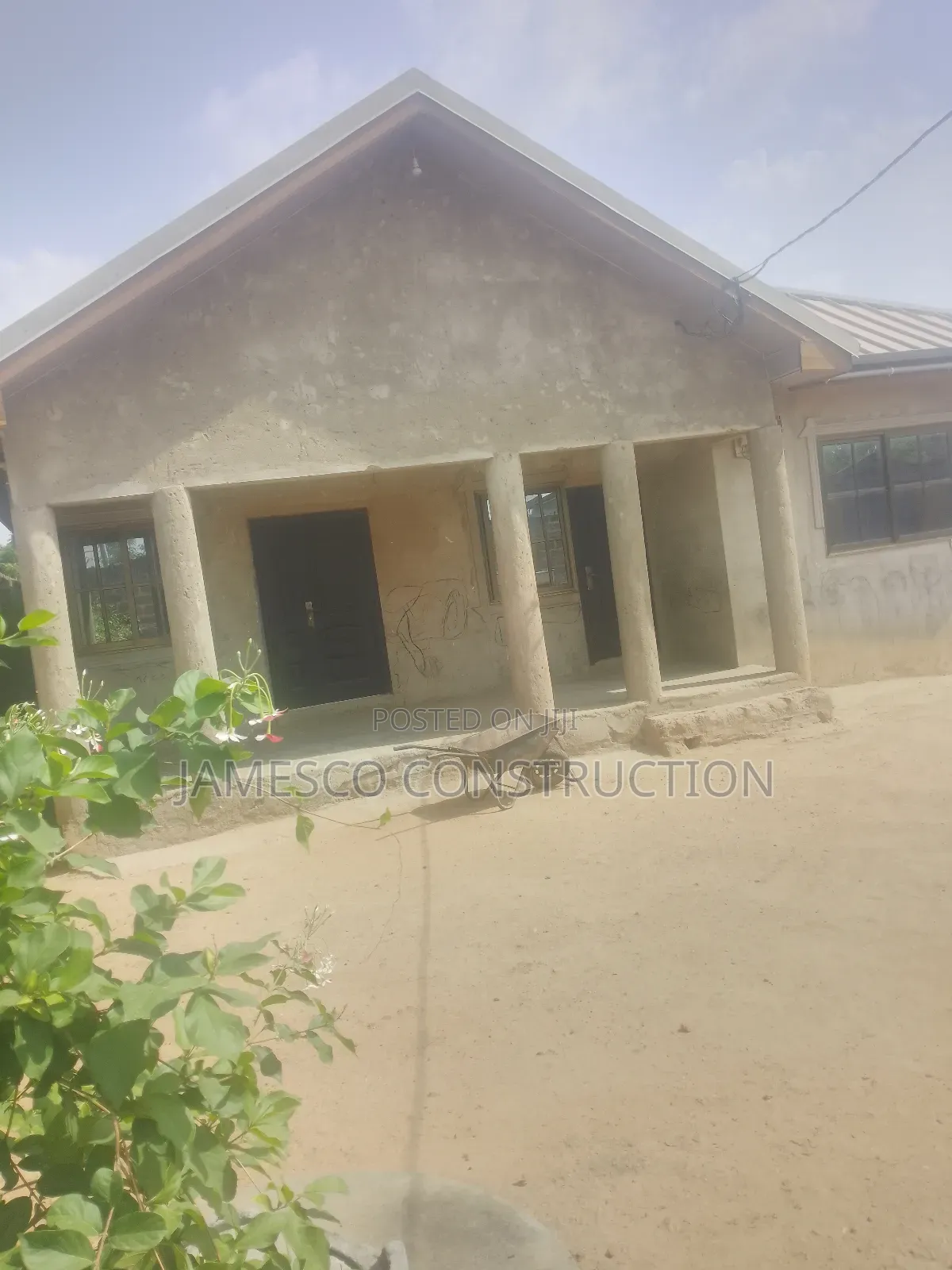 3bdrm Block of Flats in Jamesco Construction, Amasaman for sale