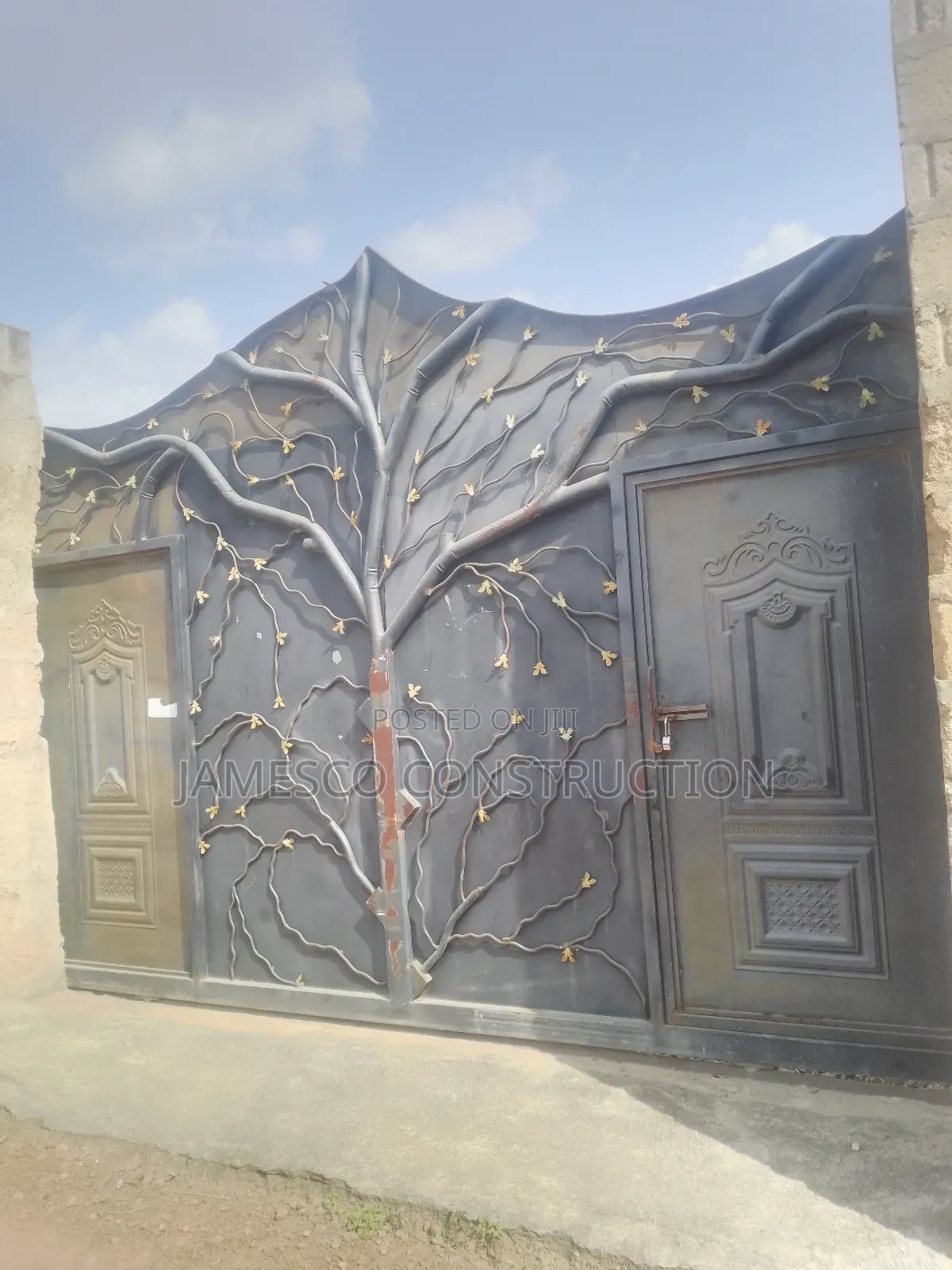 3bdrm Block of Flats in Jamesco Construction, Amasaman for sale