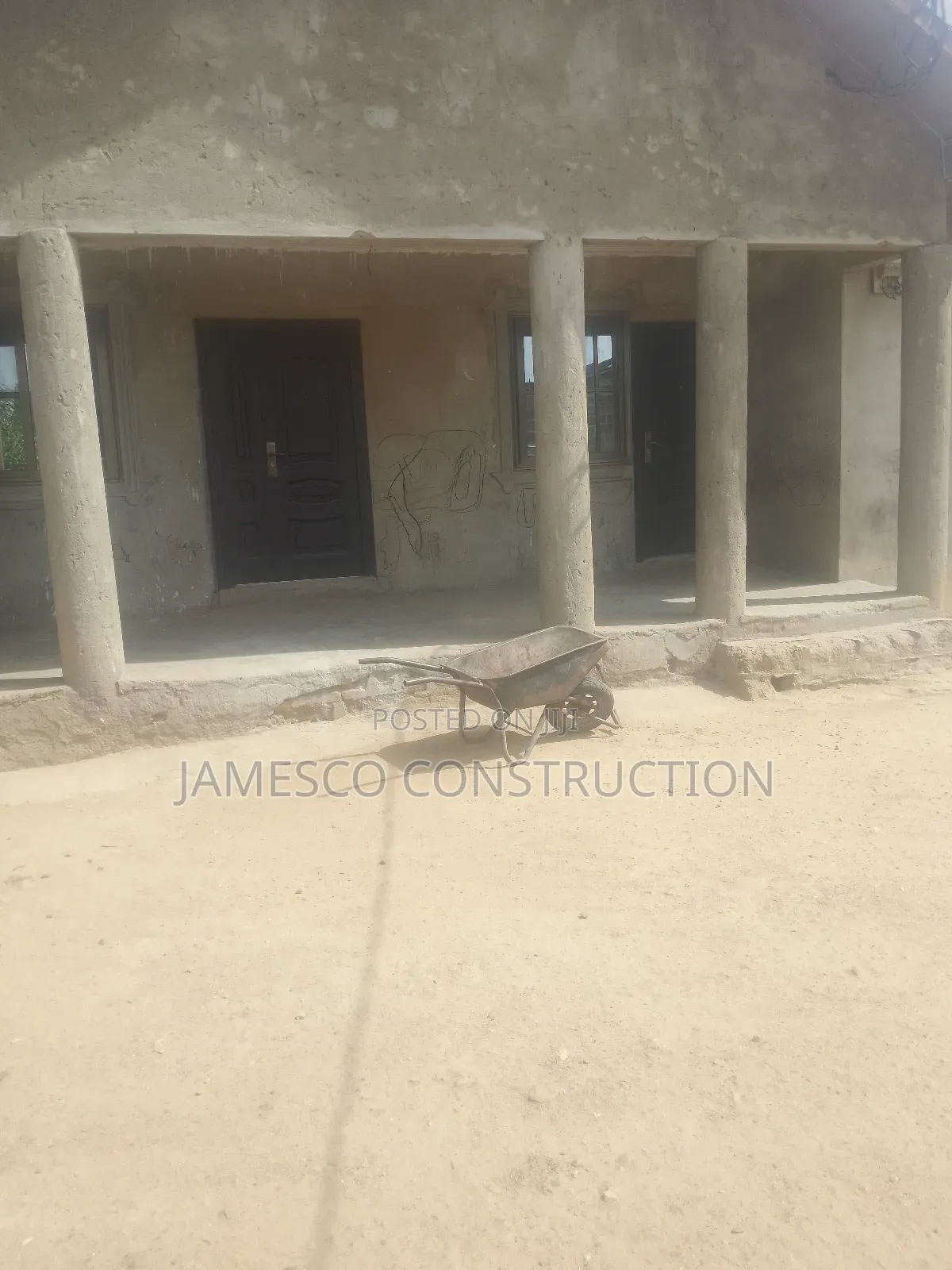 3bdrm Block of Flats in Jamesco Construction, Amasaman for sale