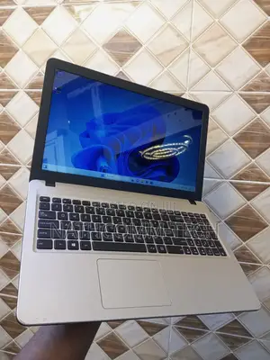 Laptop Asus VivoBook X540SA 4GB Intel HDD+SSD 128GB