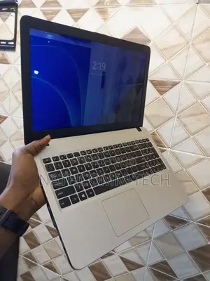 Laptop Asus VivoBook X540SA 4GB Intel HDD+SSD 128GB