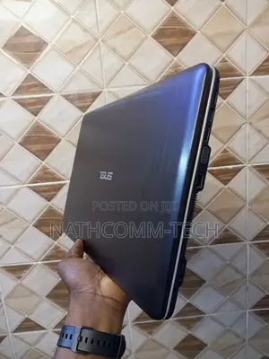 Laptop Asus VivoBook X540SA 4GB Intel HDD+SSD 128GB