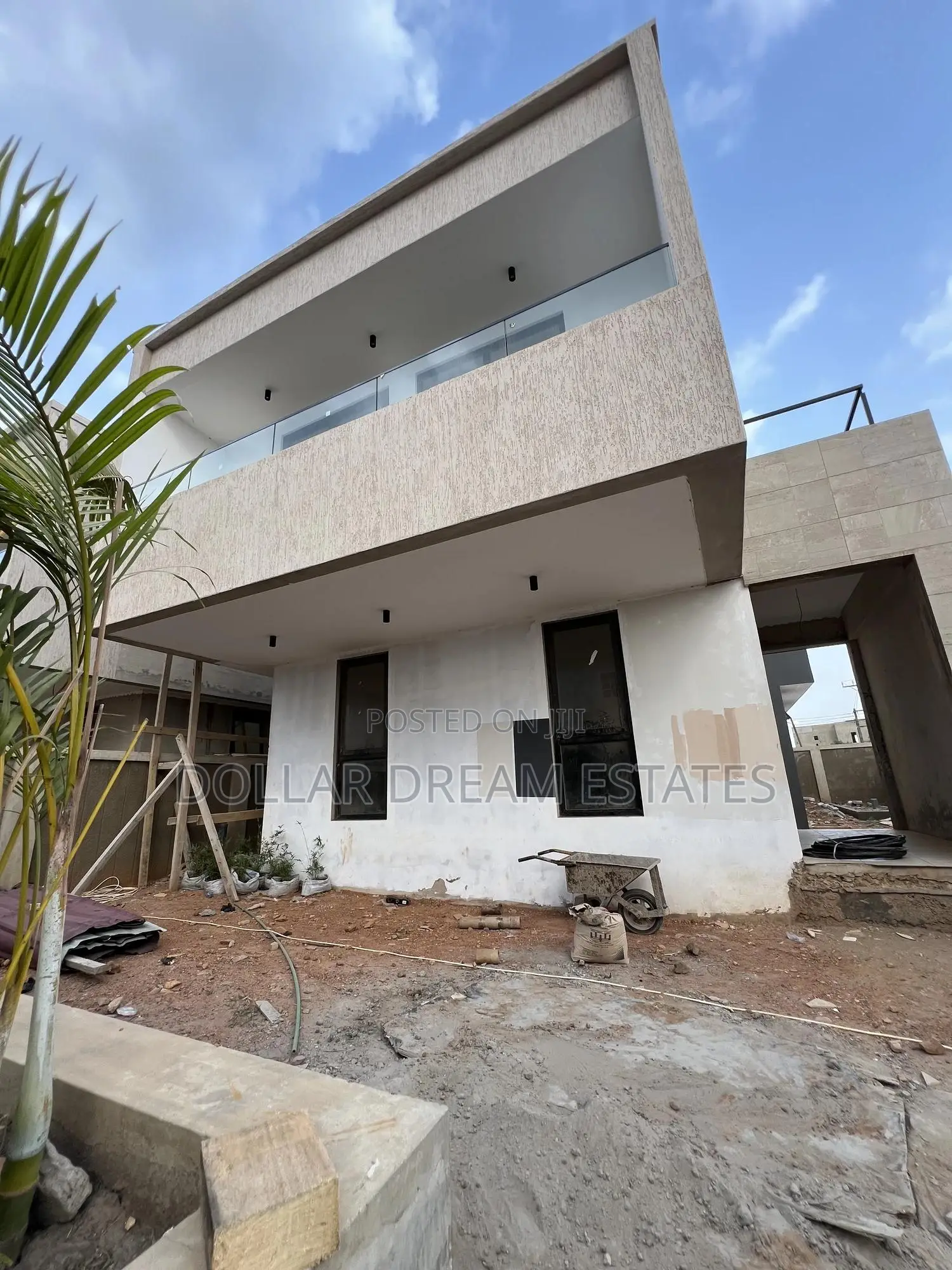 5bdrm House in Adjiriganor for sale