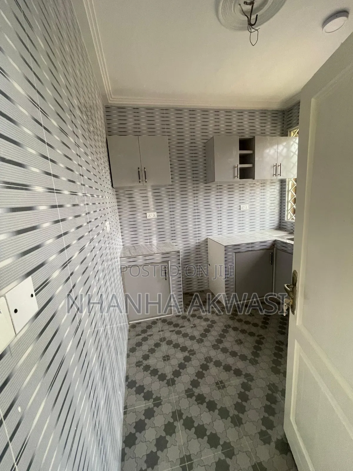 2bdrm Apartment in Lashibi Drc, Tema Metropolitan for rent