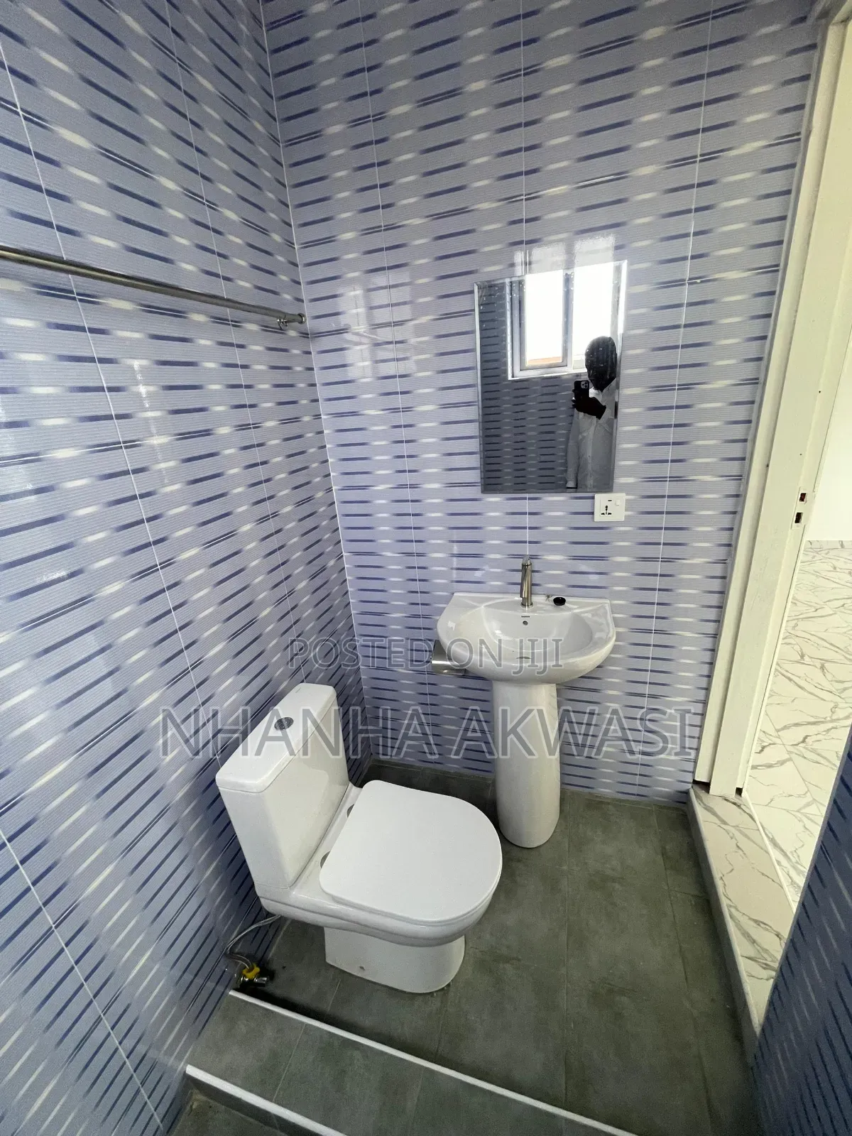 2bdrm Apartment in Lashibi Drc, Tema Metropolitan for rent