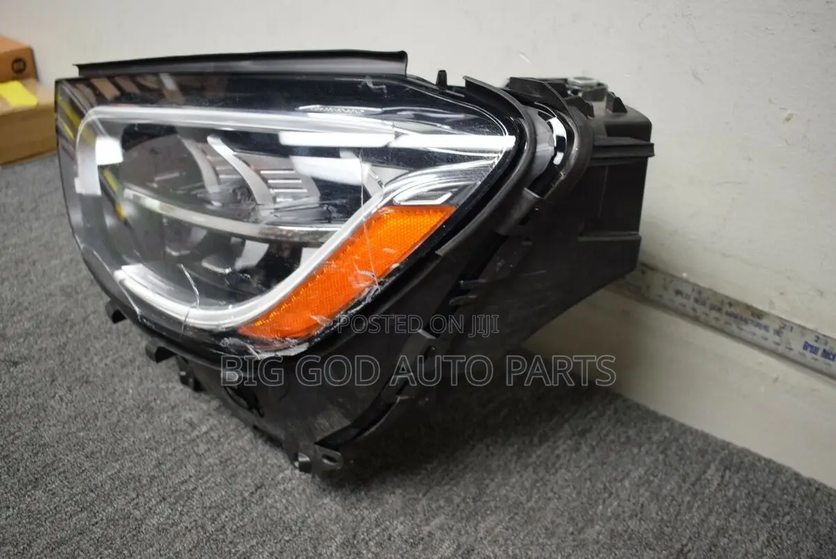 Mercedes Benz Glc300 Left Side Headlight Oem 2020 2022