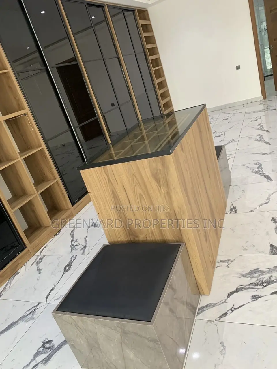 6bdrm Mansion in American House, East Legon for sale