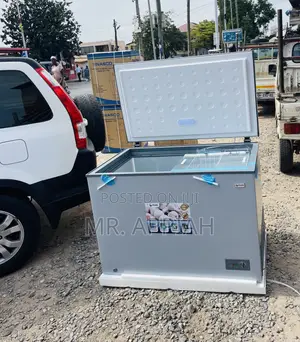 Choose Quality Pearl 251ltr Single Door Chest Freezer.