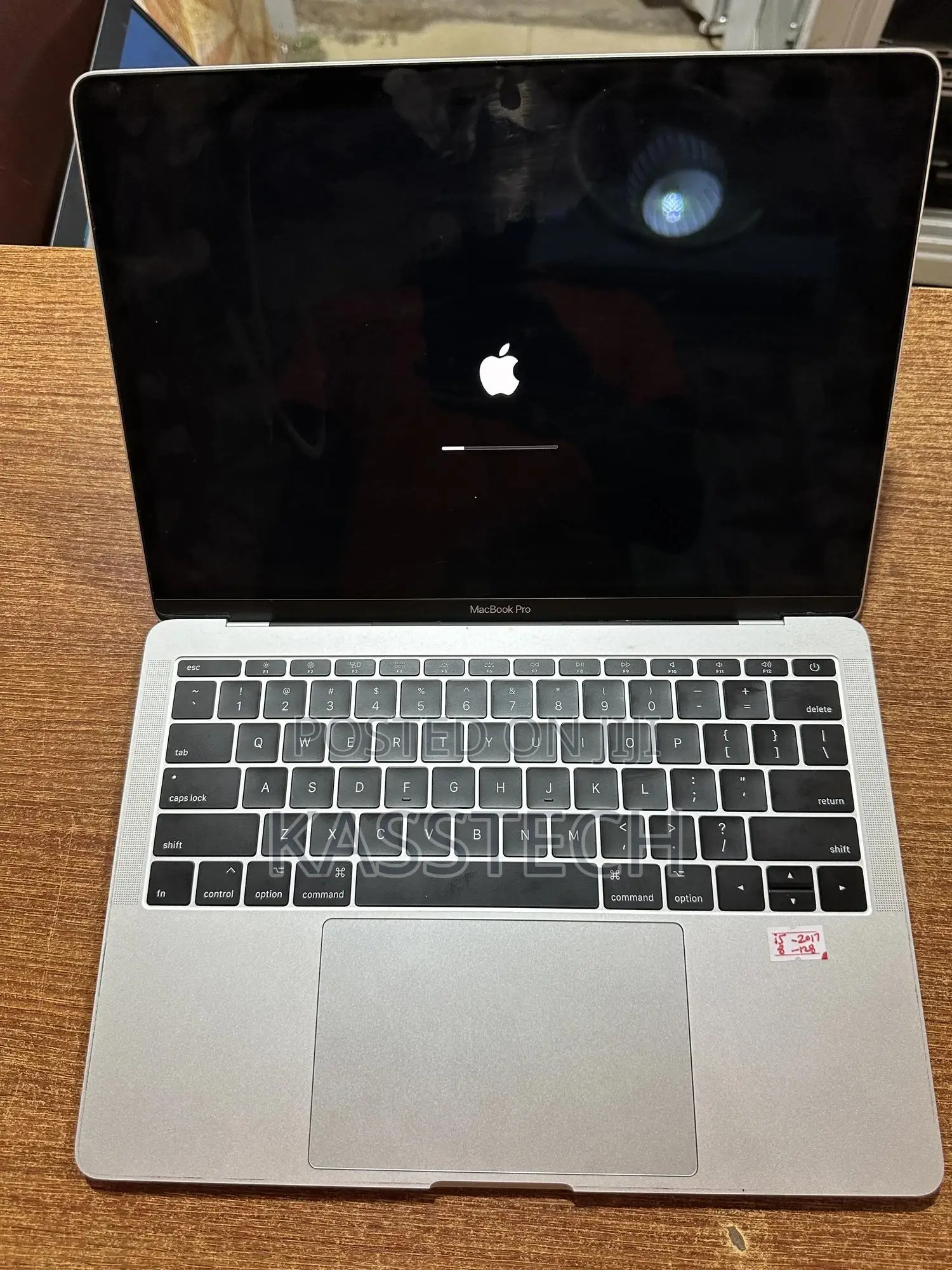 Laptop Apple MacBook Pro 2017 8GB Intel Core I5 SSD 128GB