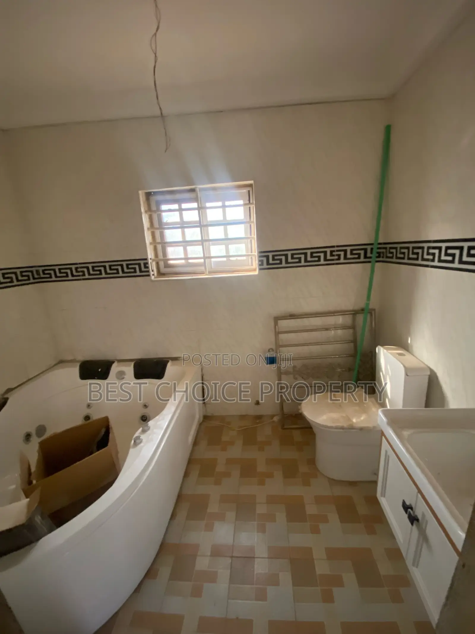 2bdrm Apartment in Commandos, Adenta for rent