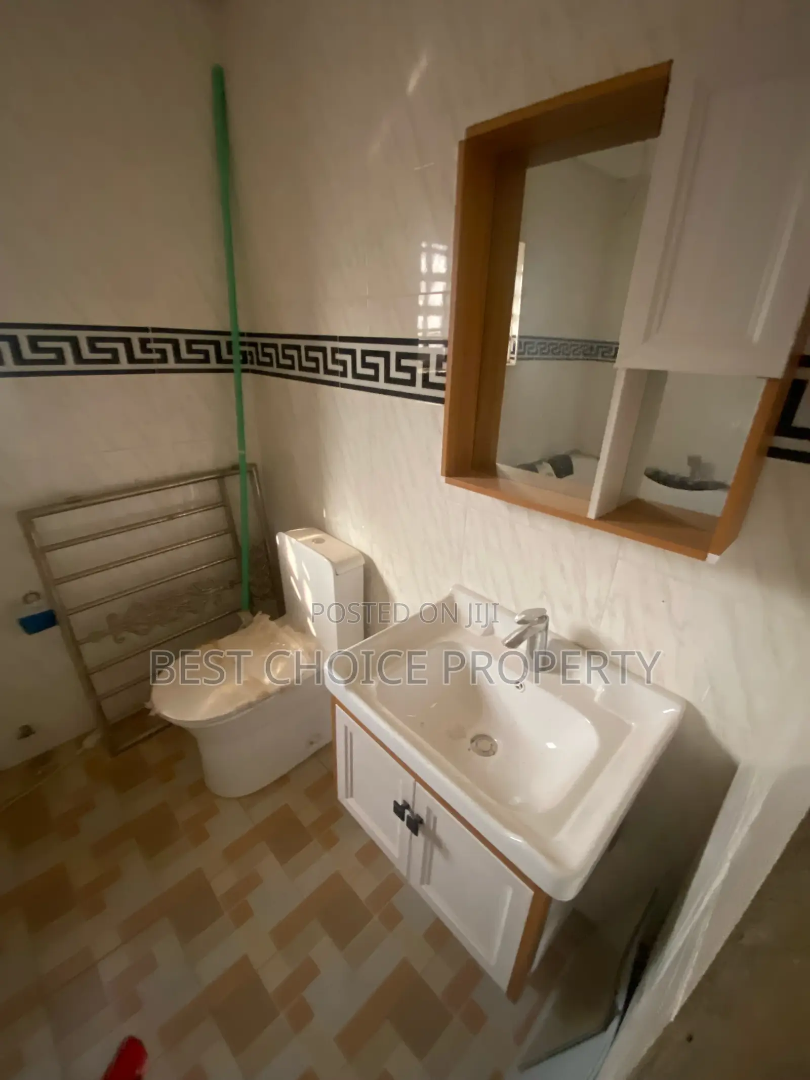 2bdrm Apartment in Commandos, Adenta for rent