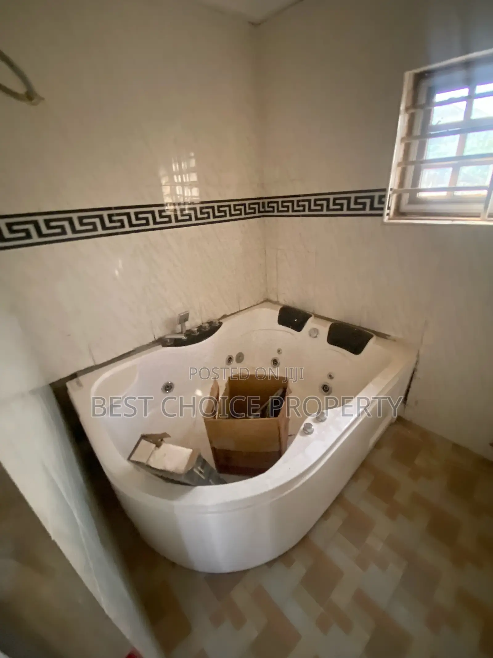 2bdrm Apartment in Commandos, Adenta for rent