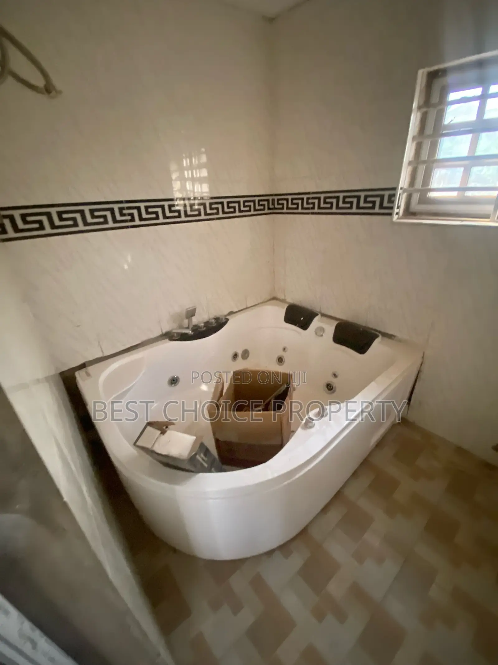 2bdrm Apartment in Commandos, Adenta for rent