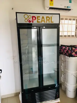 Showcase Your Culinary Creations: Pearl 568L Display Fridge