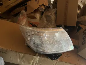 Hilux Vigo 2012 Headlight
