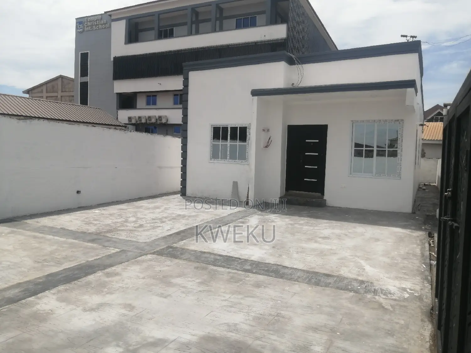 3bdrm House in Seedovproperties, Spintex for sale