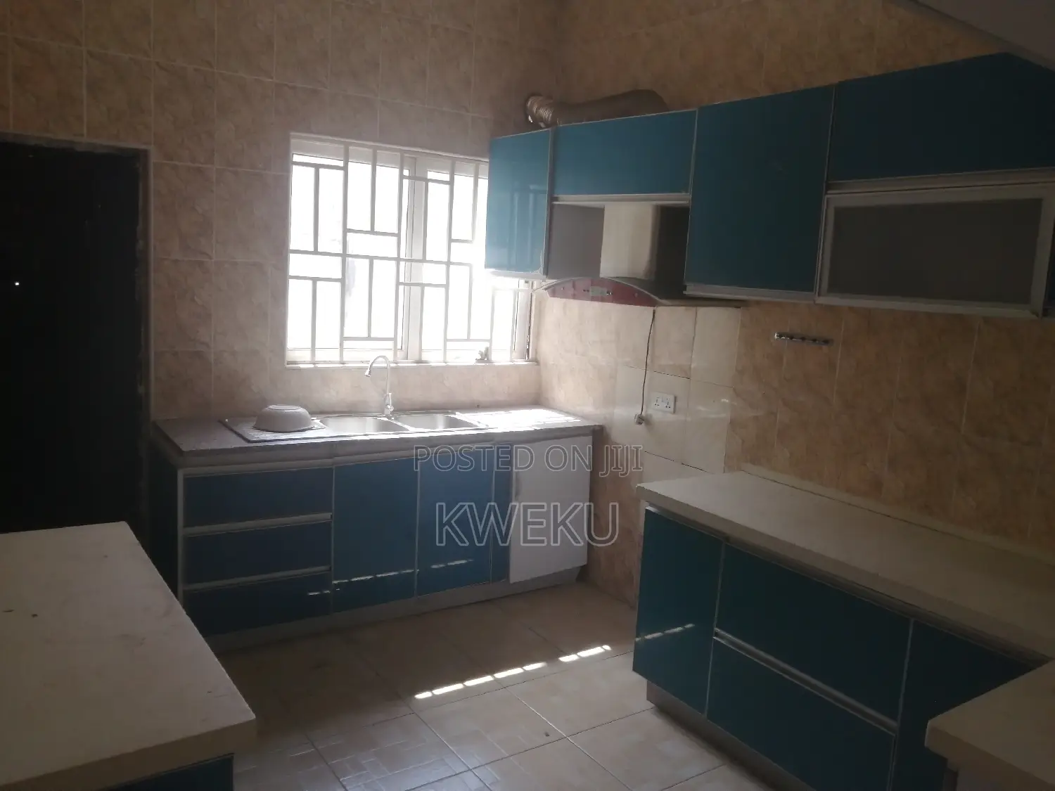 3bdrm House in Seedovproperties, Baatsona Total for rent
