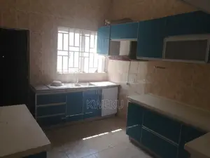 3bdrm House in Seedovproperties, Baatsona Total for rent