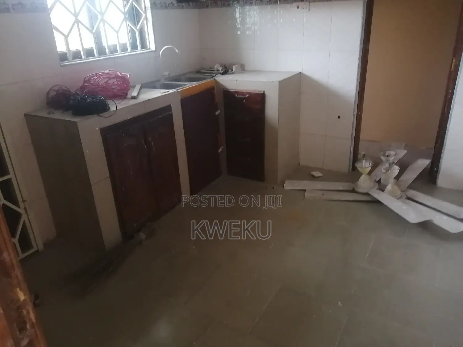 1bdrm House in Estate Agency, Baatsona Total for rent
