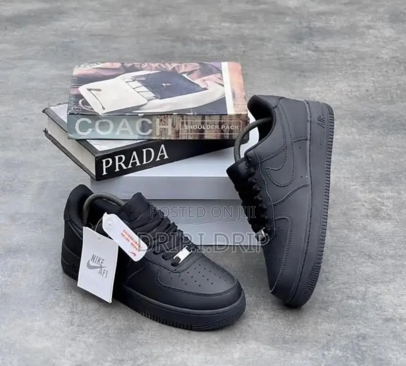 Airforce1black .Grade A.Comes in All Sizes and Colours