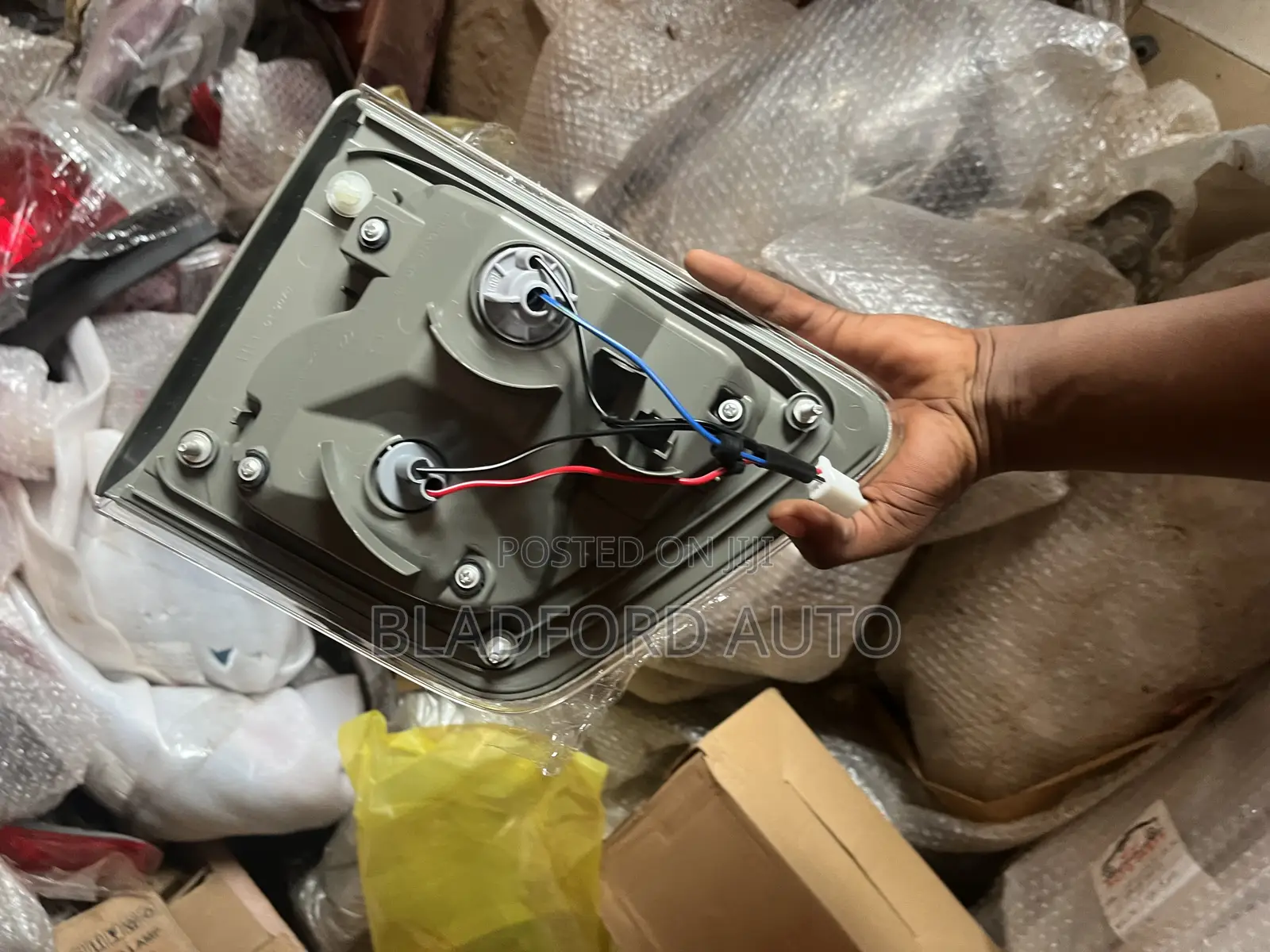 Fortuner 2011 Back Up Lamp Pair