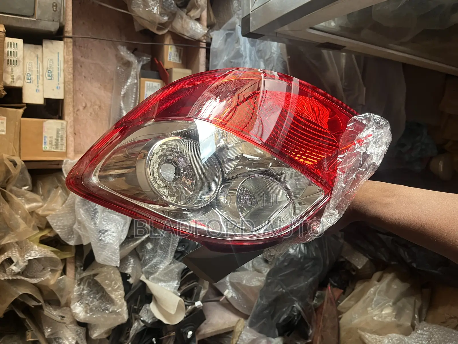 Matrix 2009-2013 Tailight Pair