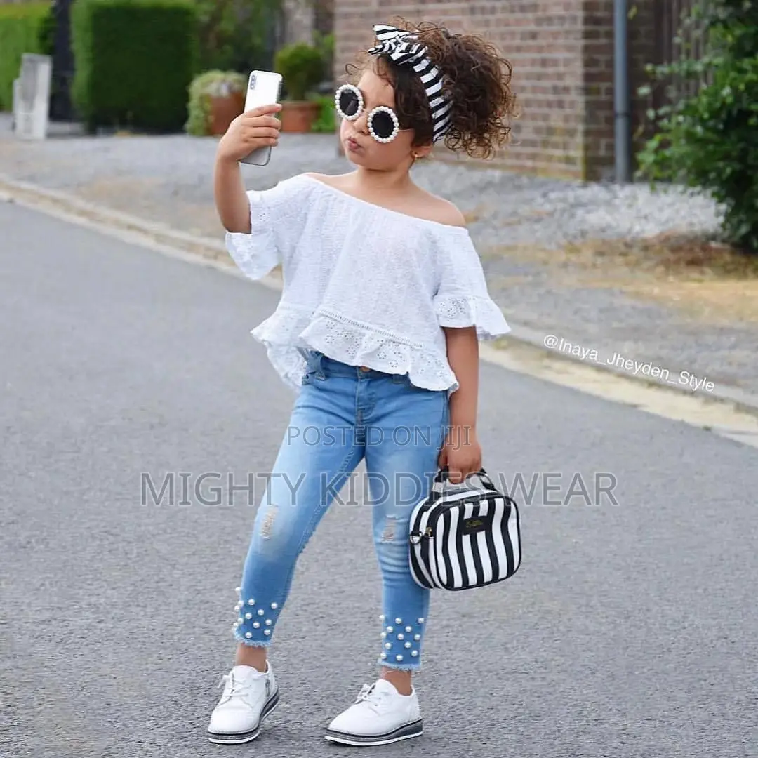 2pcs Girls Wear. Ages 4-7yrs