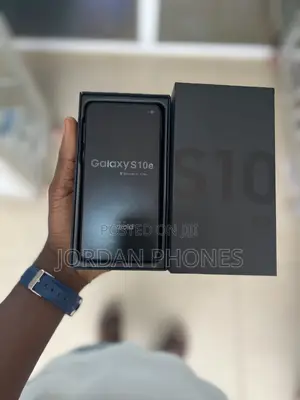 New Samsung Galaxy S10e 128 GB Black