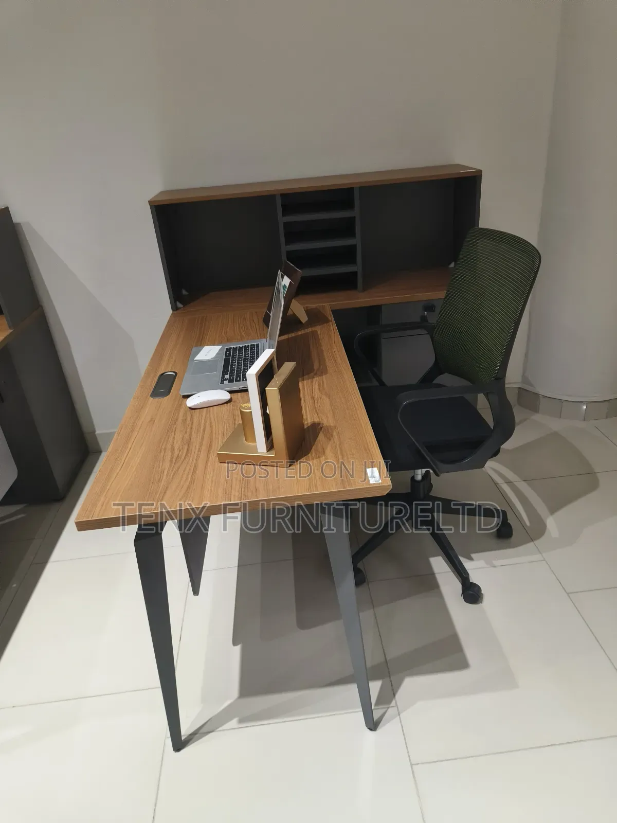 Staff Desk