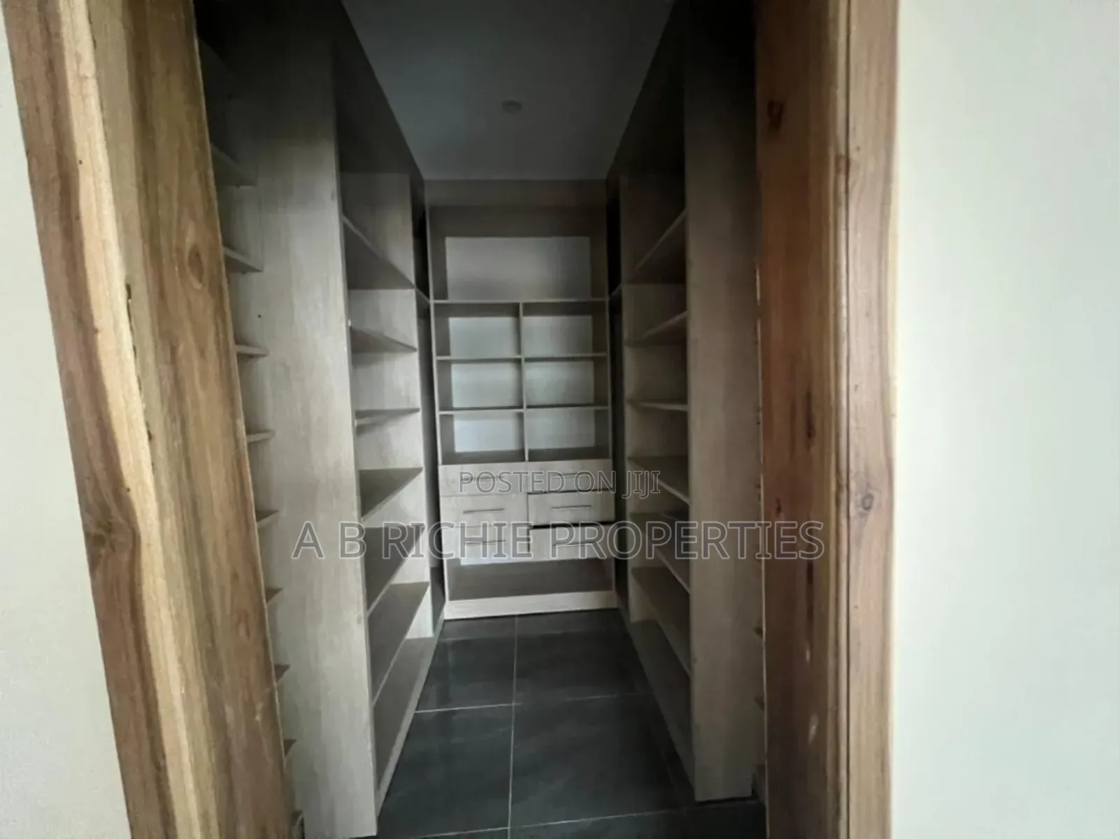 4bdrm House in Ab Richie Properties, Oyarifa for rent