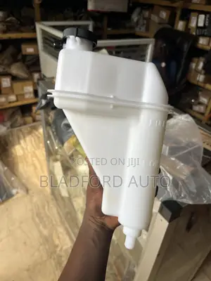 Hilux 2006-2012 Wiper Wash (Bottle)