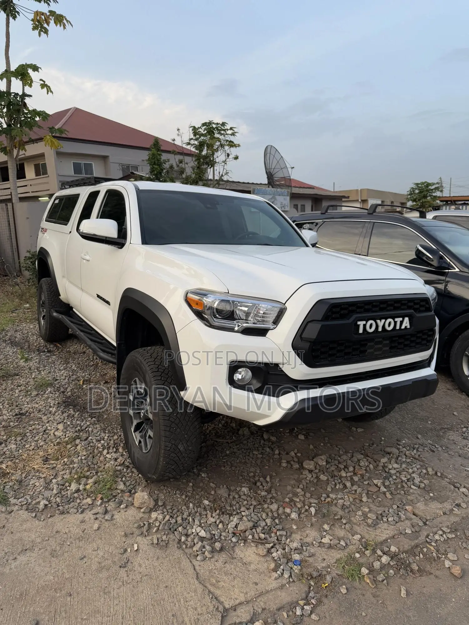 Toyota Tacoma 2023 White